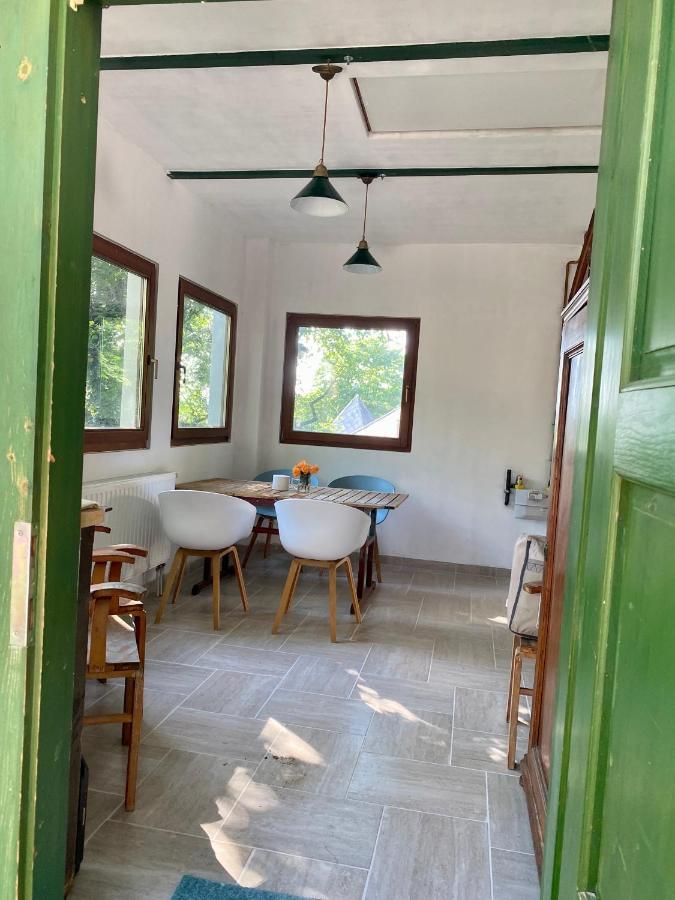 Rustic Cottage & Garden Retreat On Buda Hilltop Budapest Luaran gambar