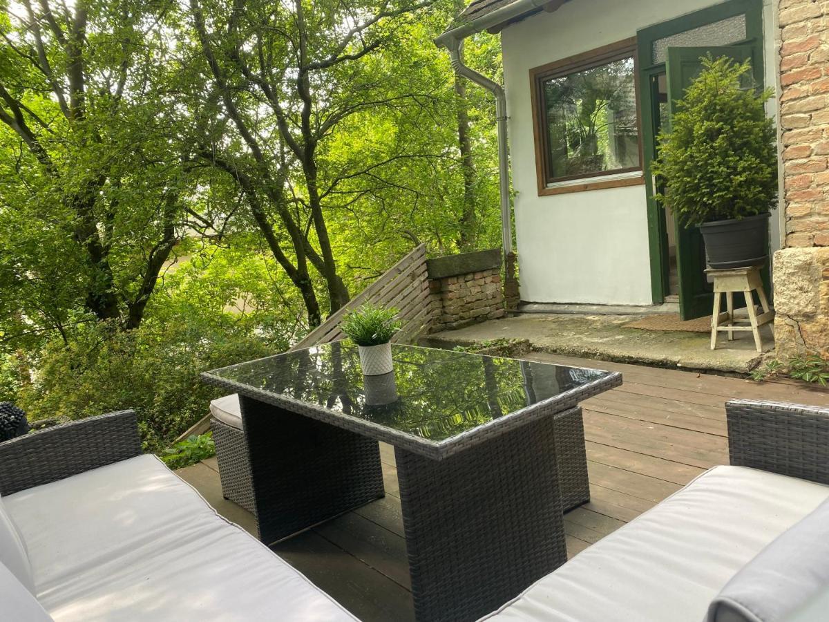 Rustic Cottage & Garden Retreat On Buda Hilltop Budapest Luaran gambar
